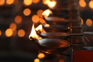 同棲中にエアコンをつけっぱなしにすると電気代はどのくらいかかるの？