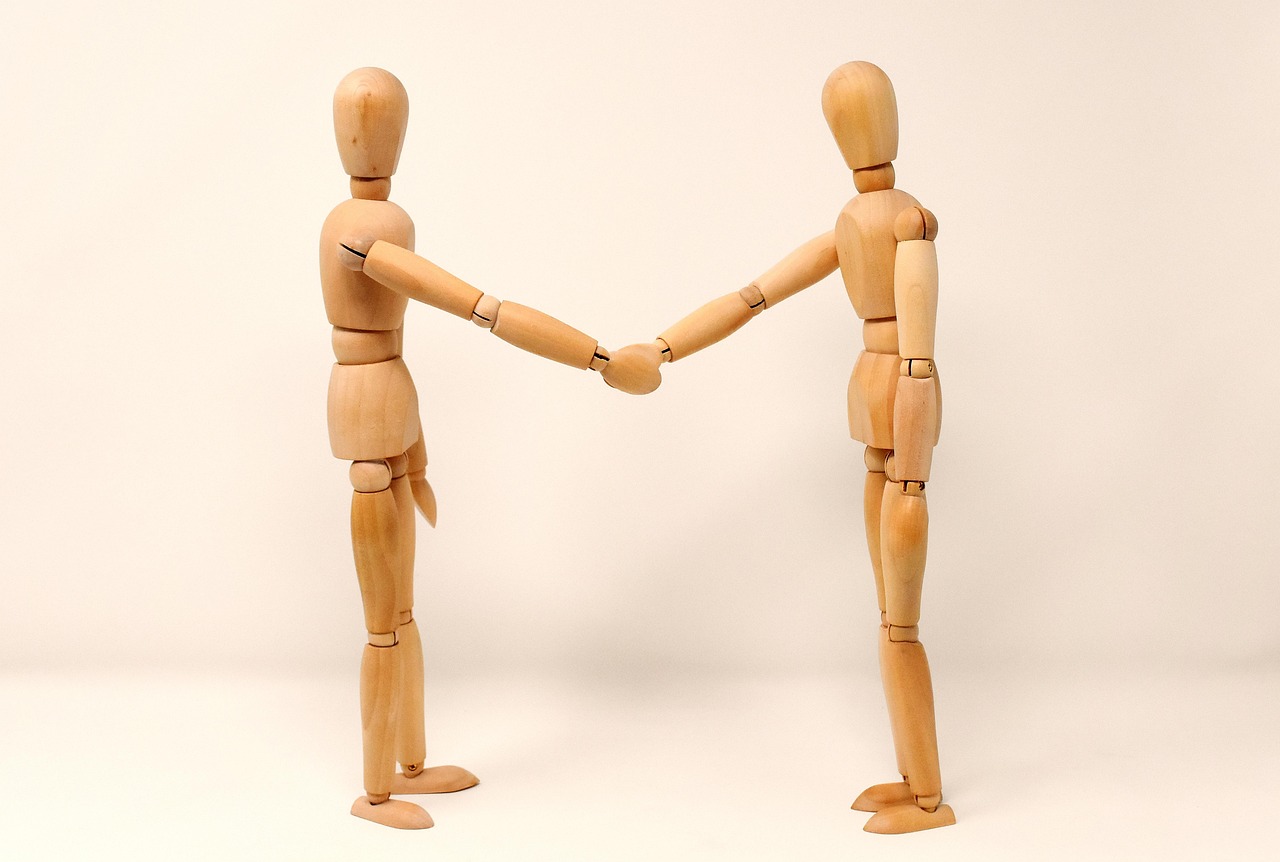 同棲契約を結ぶ際、どちらの名義が有利になる？