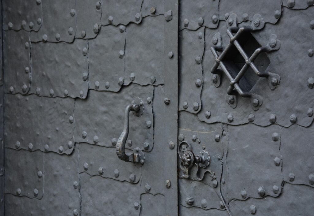 同棲にかかる固定費を賢く抑える方法は？