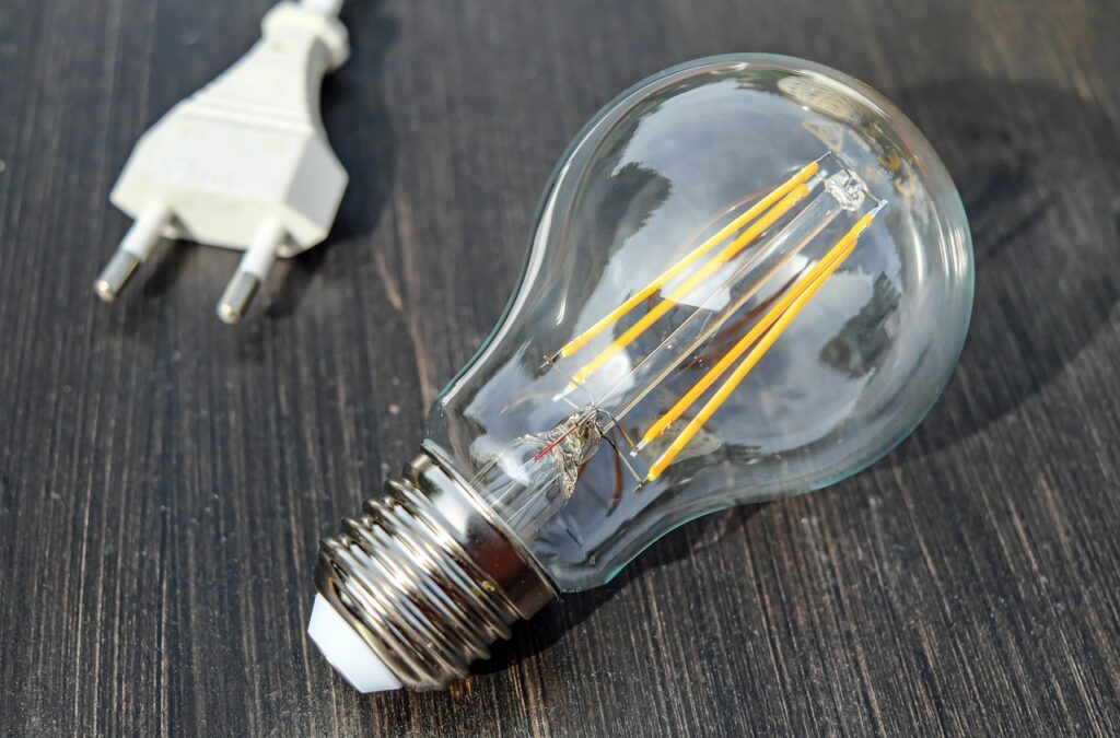同棲の電気代の平均は二人暮らしでどのくらい？