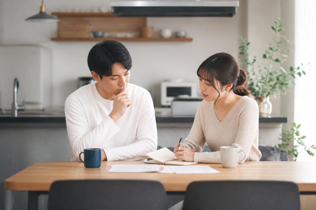 20代の同棲生活でのお金に関する不安を解消する方法は？