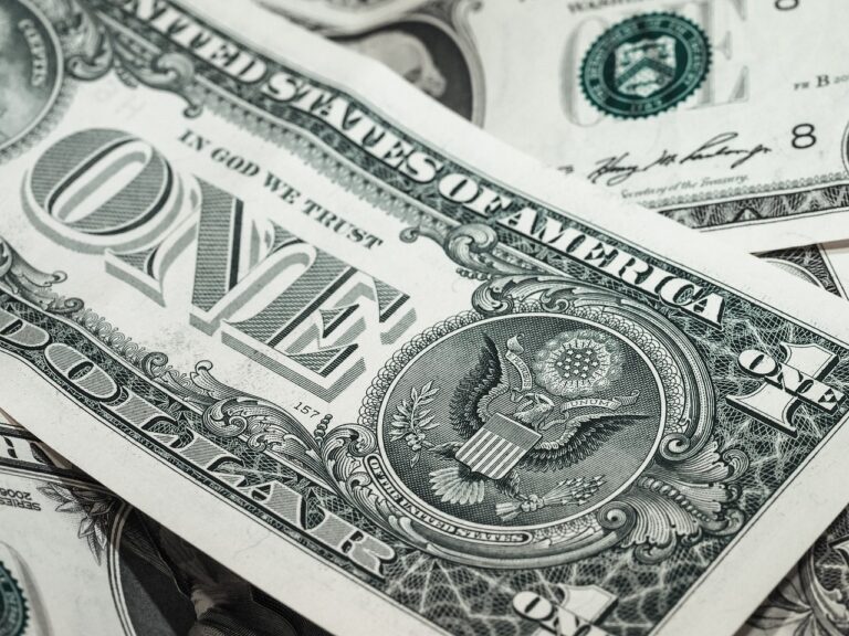 同棲中のお金トラブルの対策は？